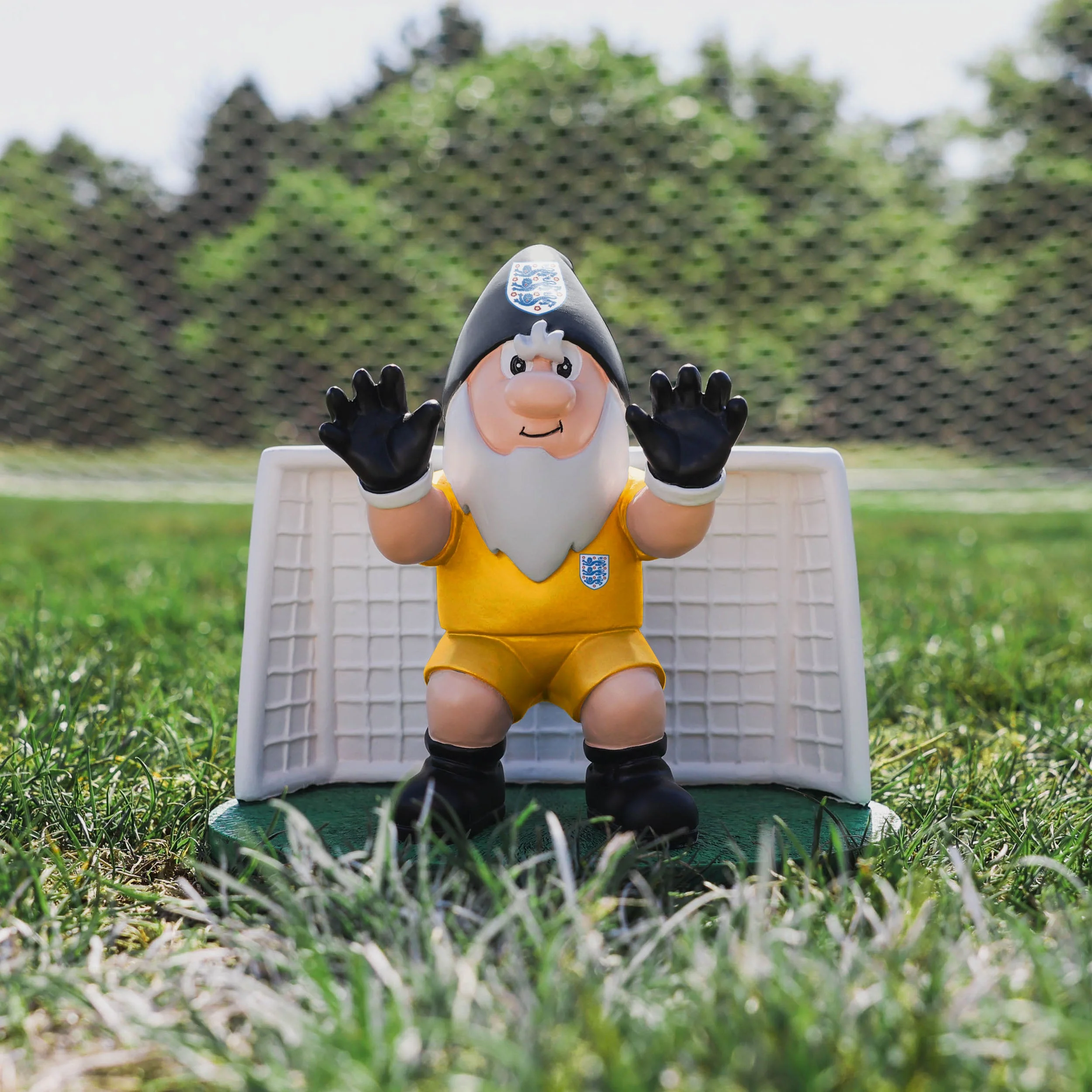 England Goalkeeper Gnome - Image 5