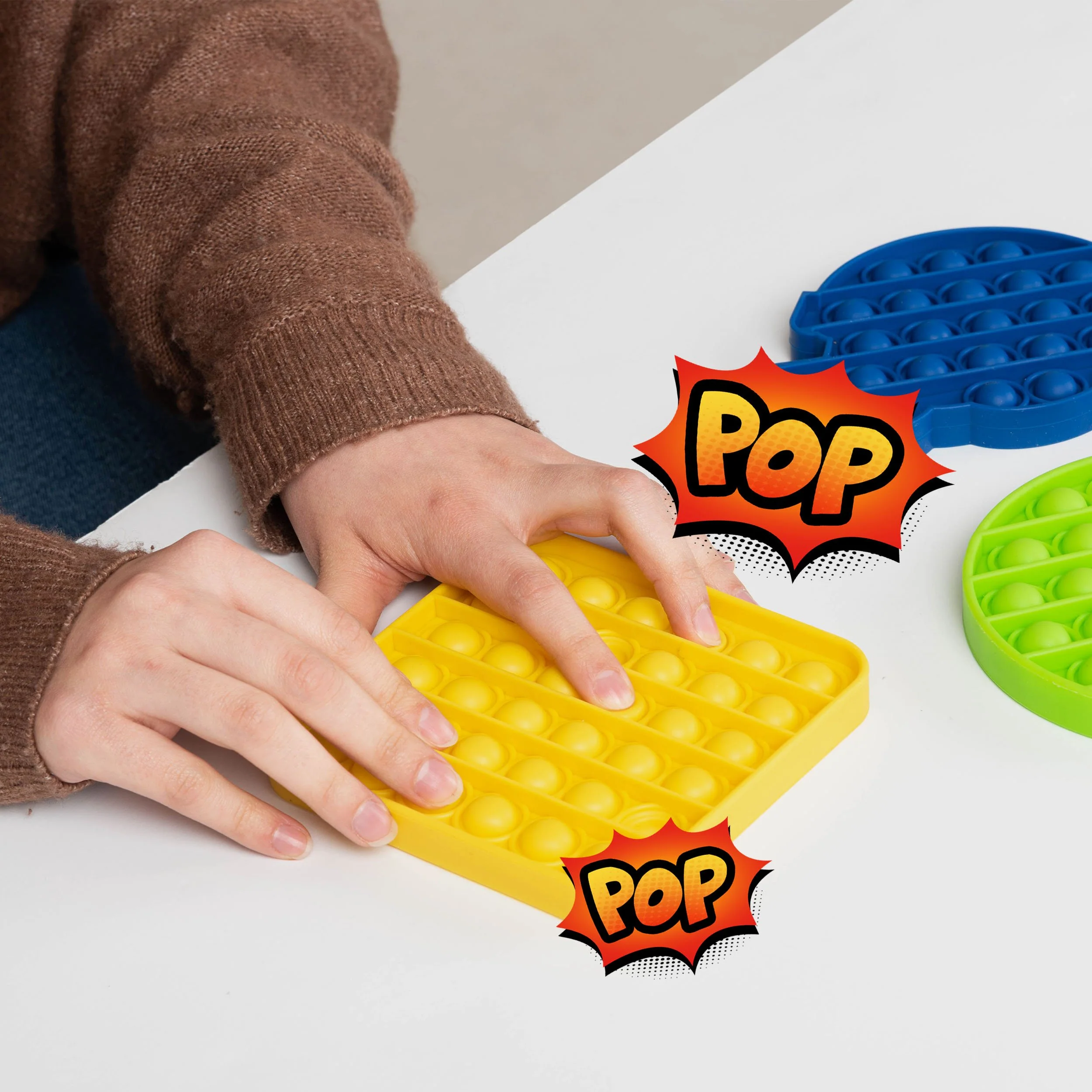 Everton FC 2 Pack Octagon & Star Push-Itz Fidget - Image 3