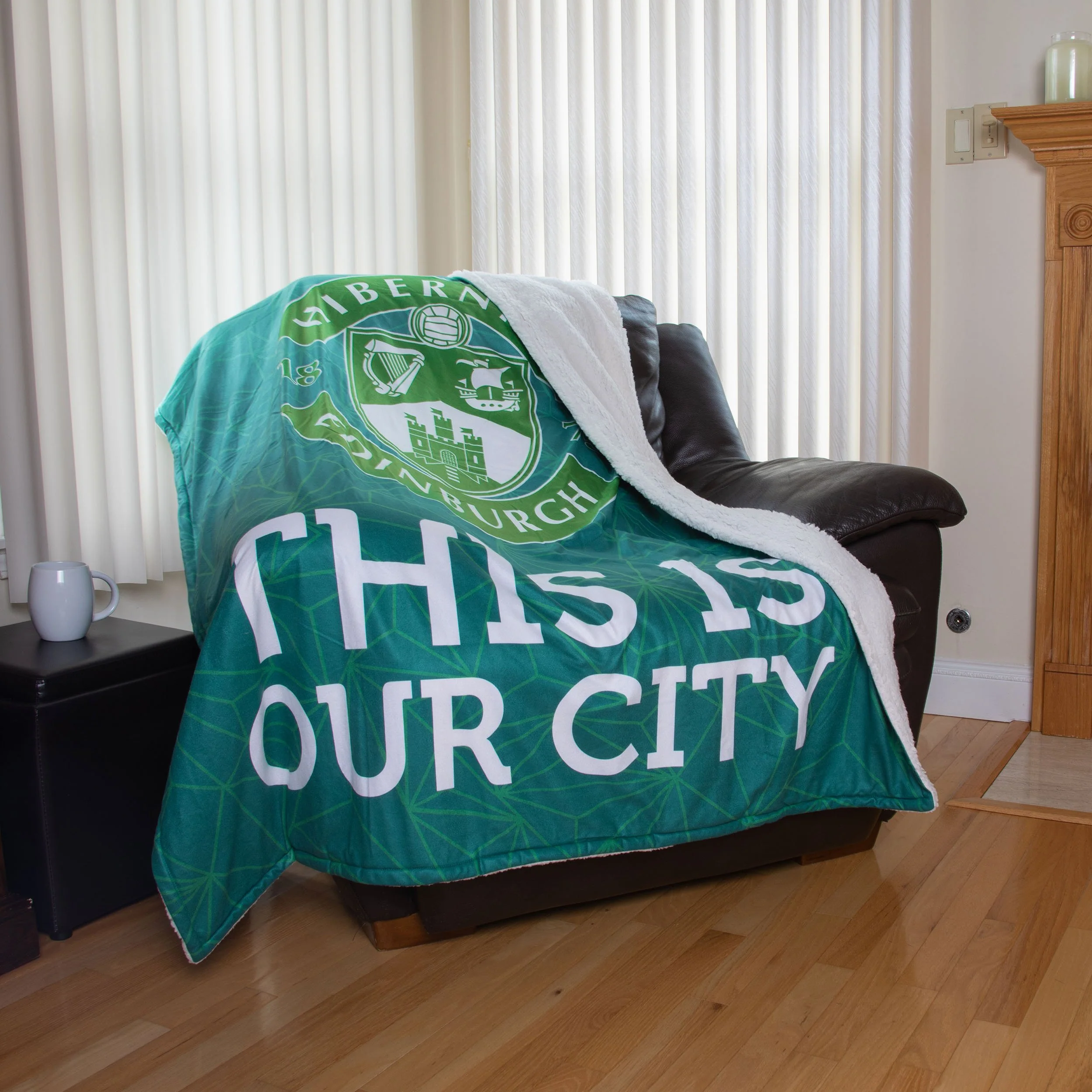 Hibernian FC Slogan Sherpa Plush Throw Blanket - Image 2