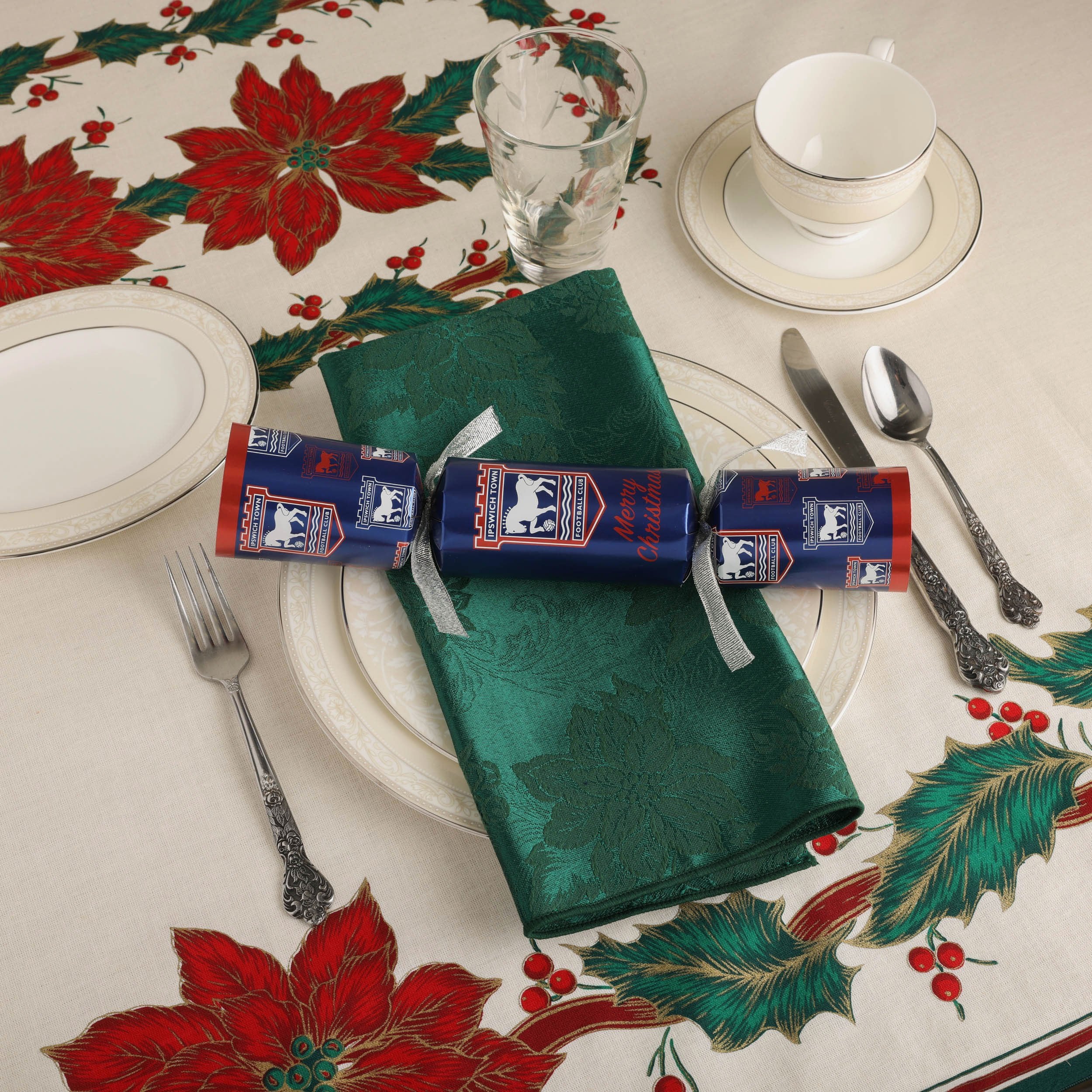 Ipswich Town FC 6 Pack Christmas Holiday Crackers - Image 3