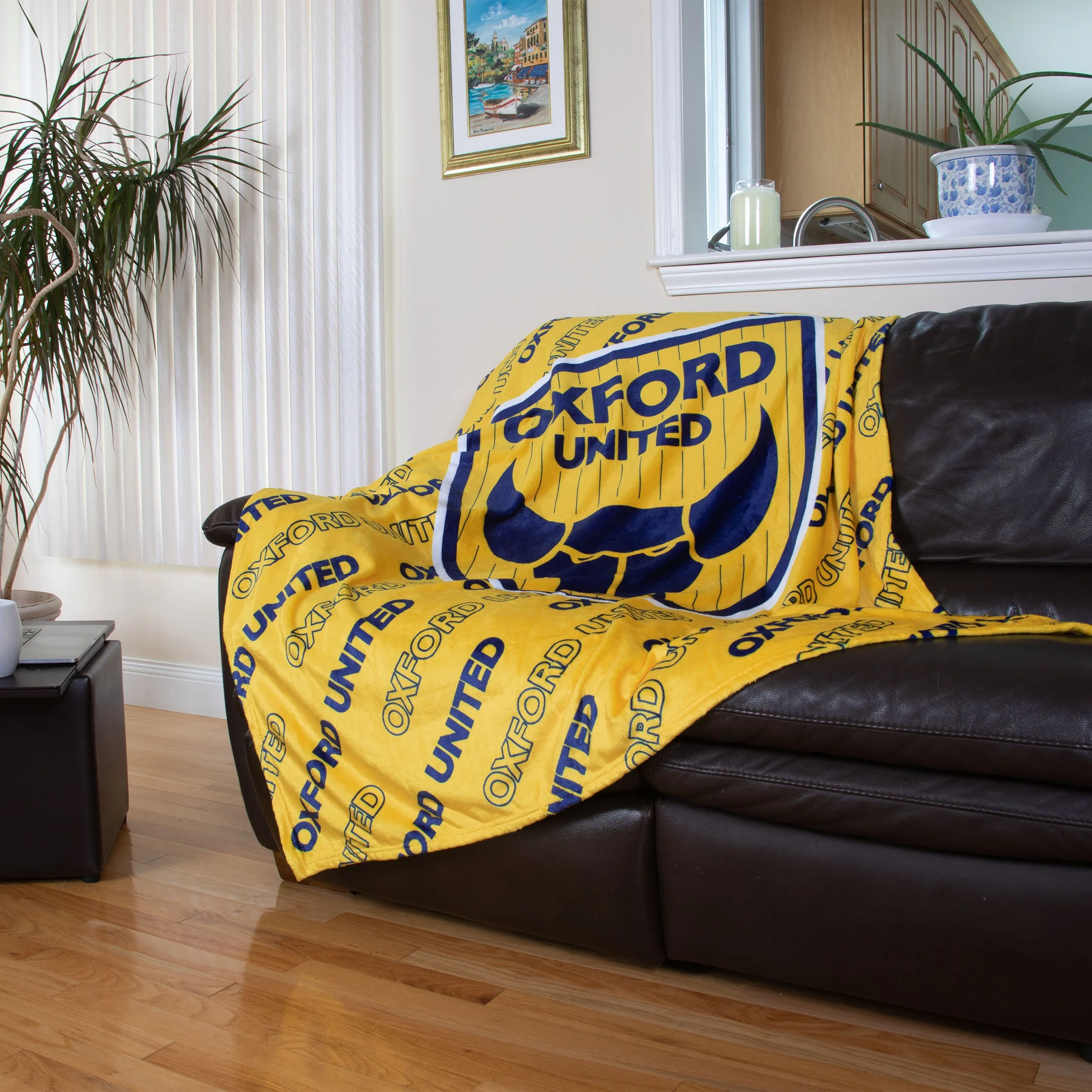 Oxford United FC Supreme Slumber Plush Throw Blanket - Image 2